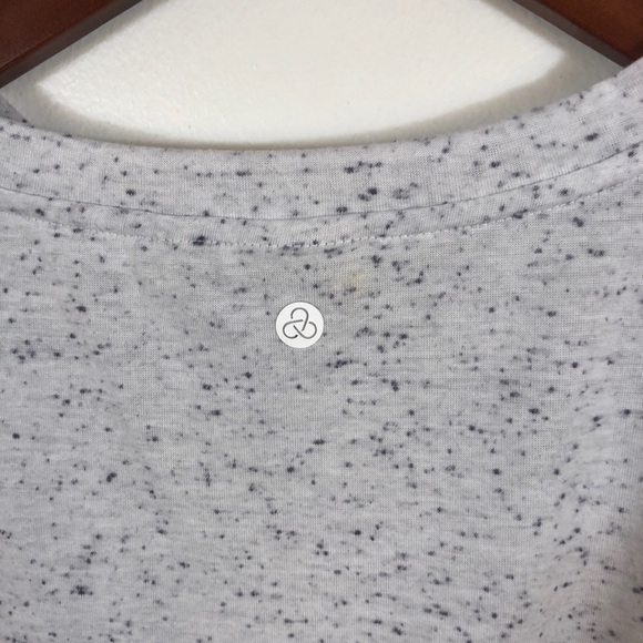 ZELLA Rito Marled Gray Crop Workout Top Medium - Picture 6 of 7